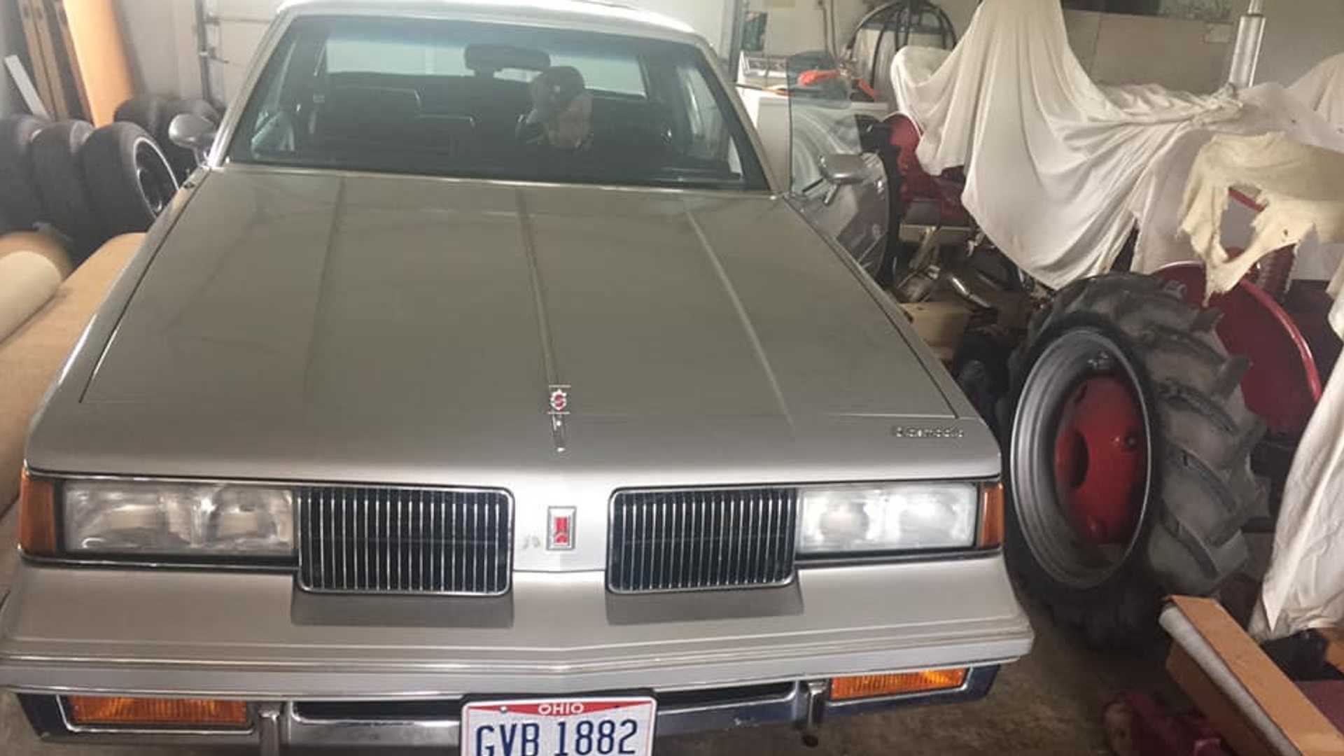 Facebook Find 557 Mile 1988 Oldsmobile Cutlass Supreme Priced At 50K