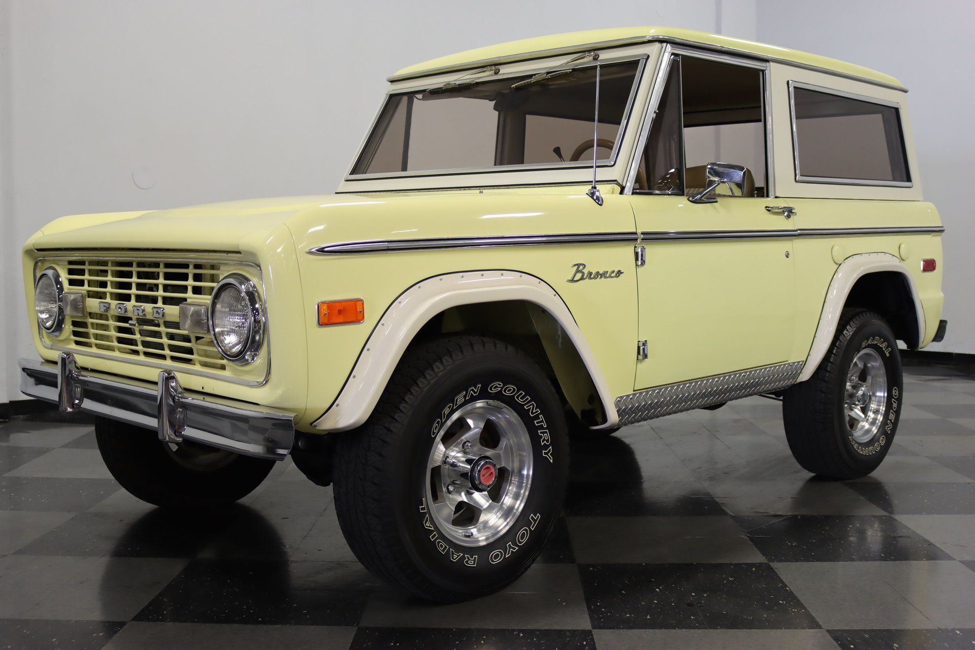 Early Bronco Is A Ford Off-Roading Icon