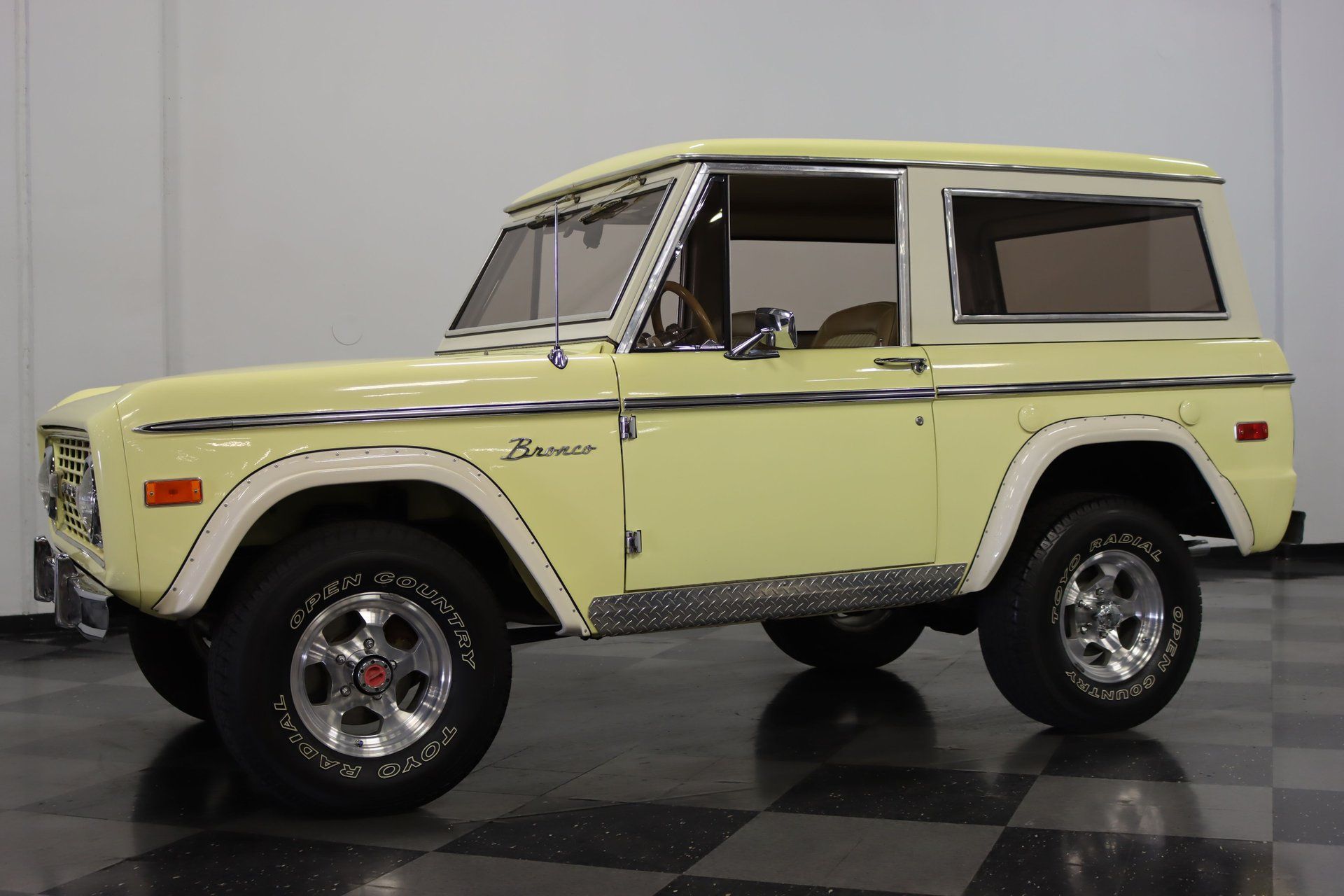 Early Bronco Is A Ford Off-Roading Icon