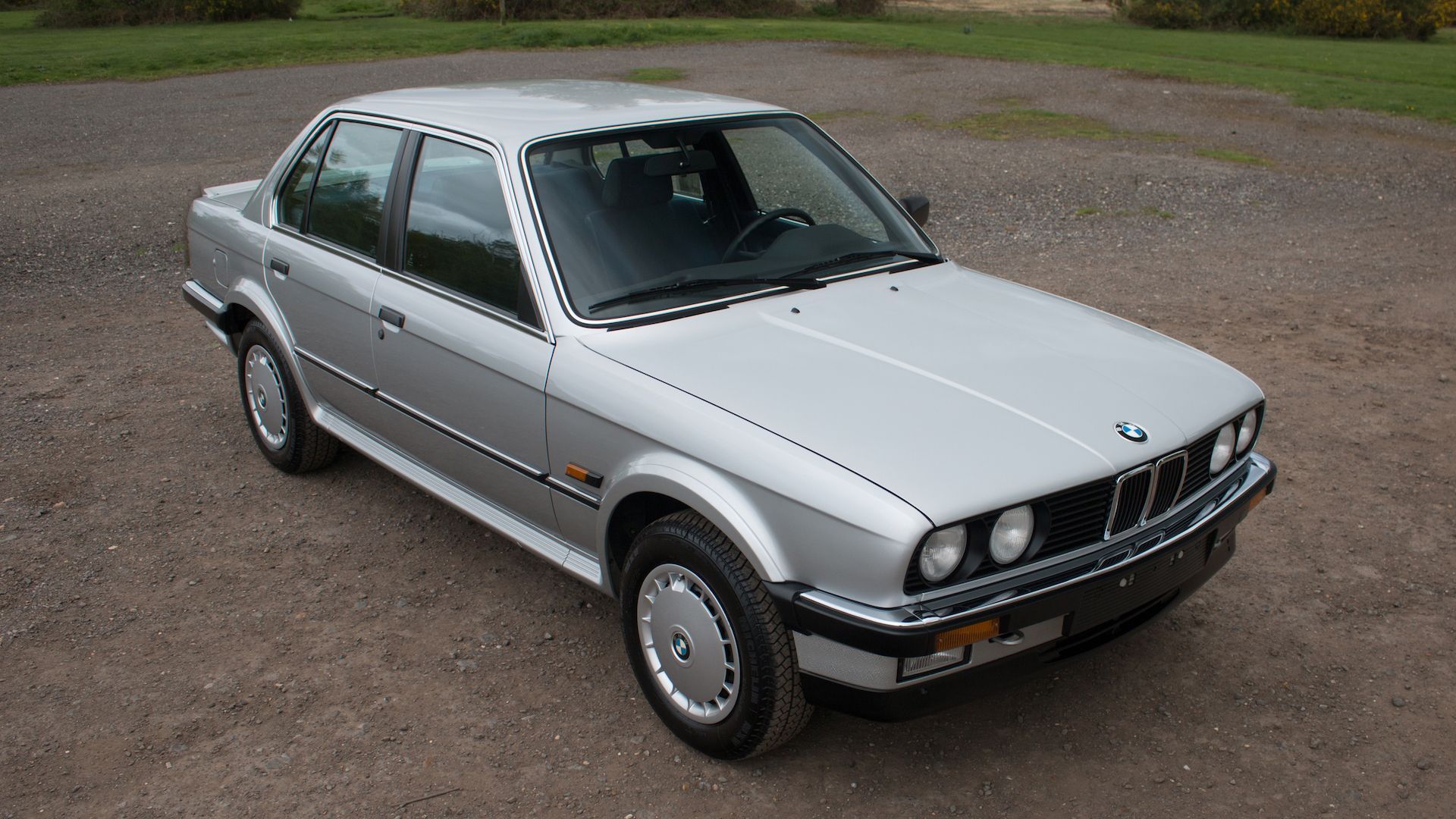 dealer-selling-1986-bmw-325ix-with-325-miles