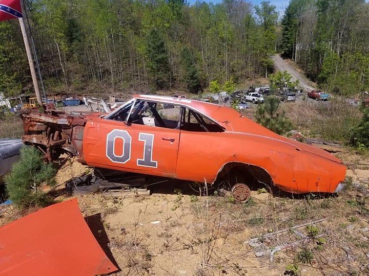 General Lee Graveyard: 'Dukes Of Hazzard' Jump Cars Spotted In Georgia  Junkyard