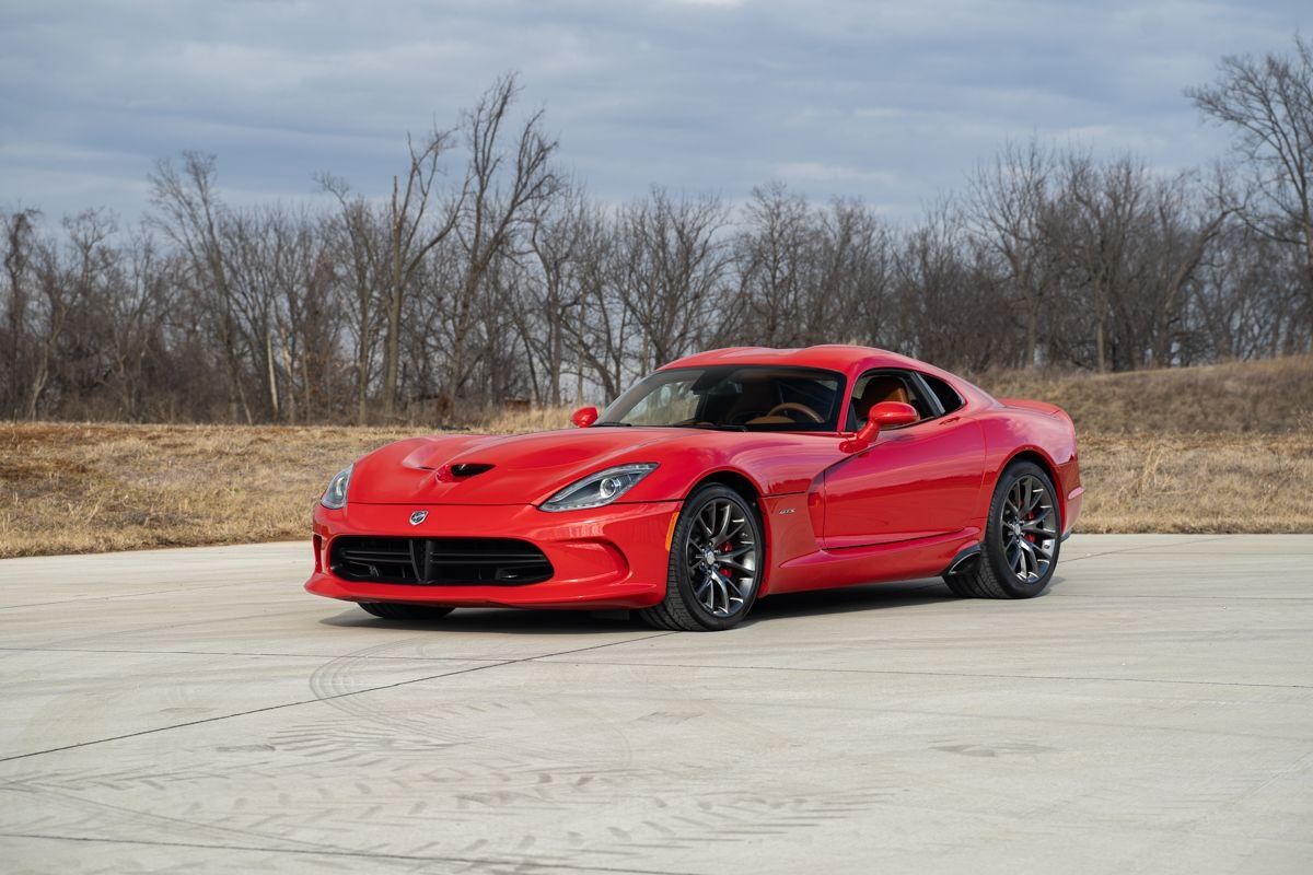 2013 SRT Viper GTS Is A Sports Car With A Lot Of Muscle