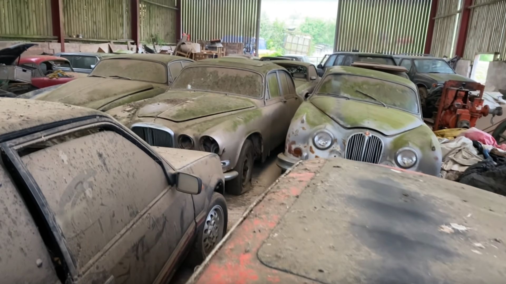 BARN FINDS A SECRET Stash of Muscle Cars 