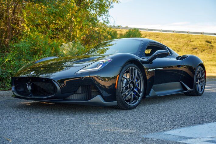 This Maserati MC20 Is Beautiful in Black