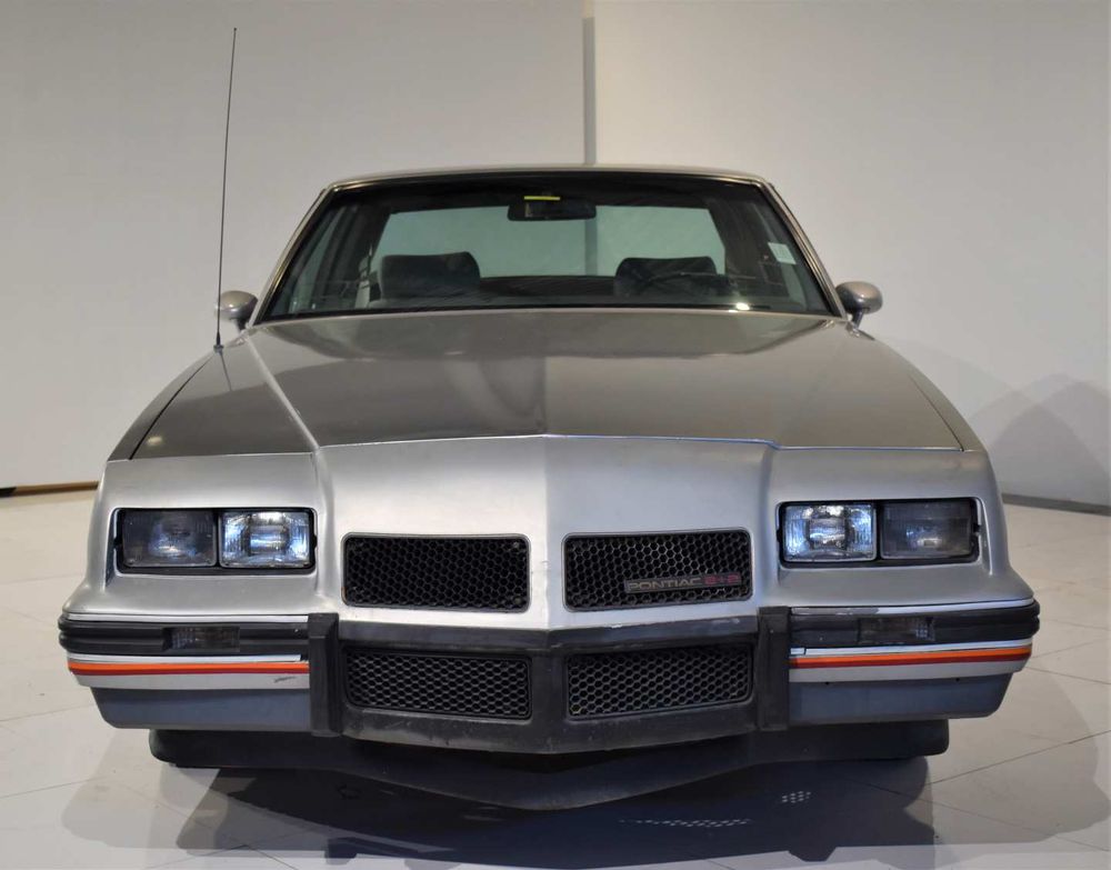 Rare Silver and Gray 1986 Pontiac Grand Prix 2+2