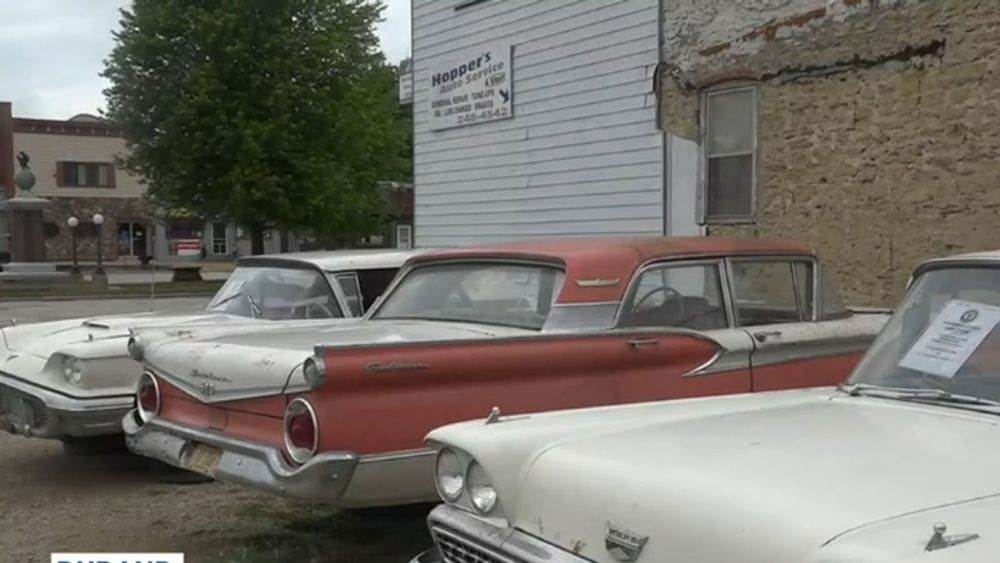 Illinois Village Stumbles On Barn Find Cars