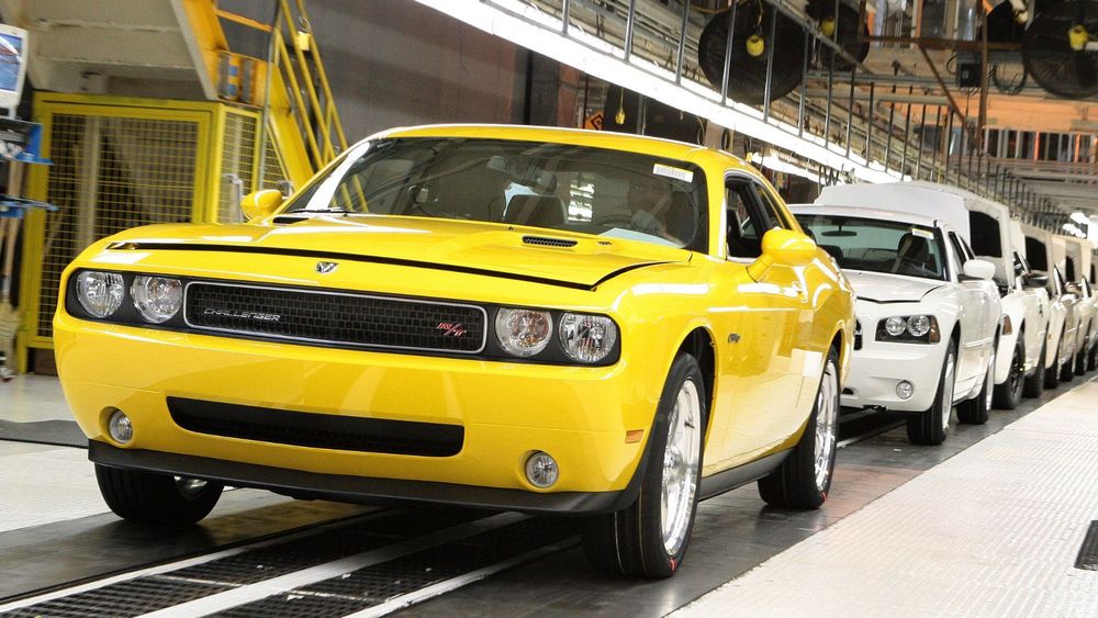 Stellantis Pleads With Dodge, Chrysler Owners To Heed Airbag Recall