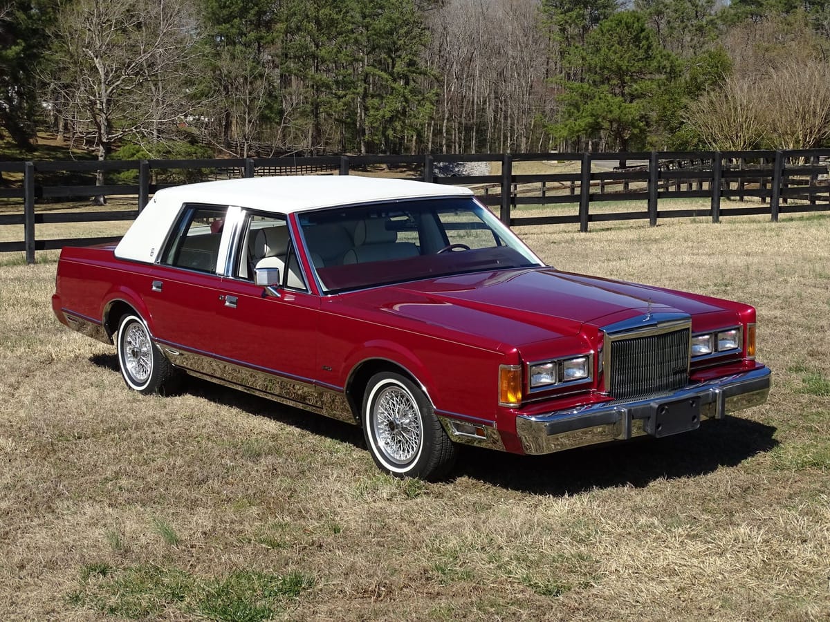 1989 Lincoln Town Car Signature Series