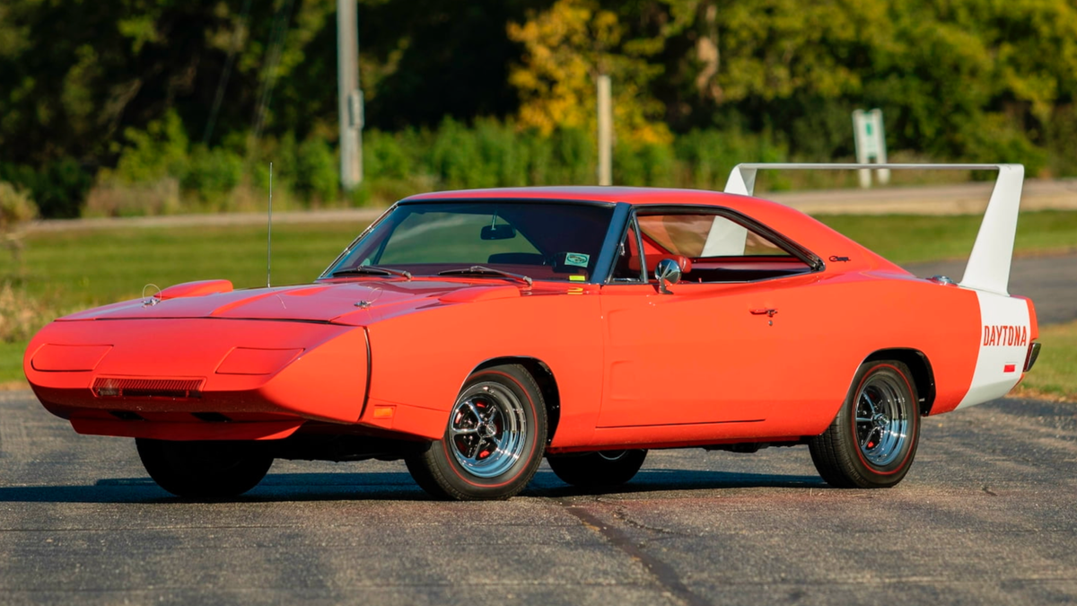 Dodge Daytona In Rare Color Combination Leads The Pack