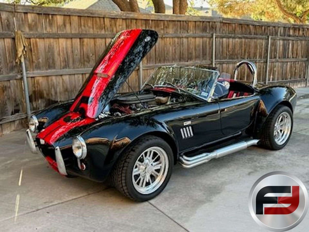 This Cobra Replica Features A 538 HP V8