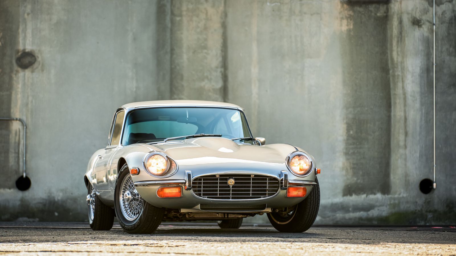 Exquisite 1971 Jaguar E-Type 2+2 Series 3 Auctions For $48K