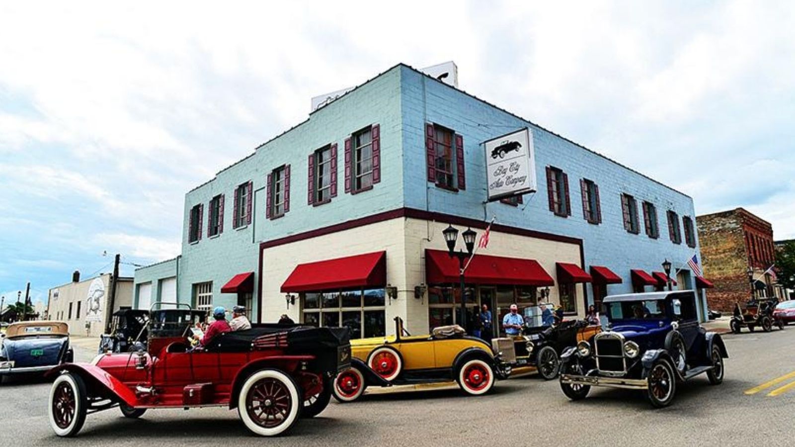 Michigan Classic Car Dealer Accused Of Fraud