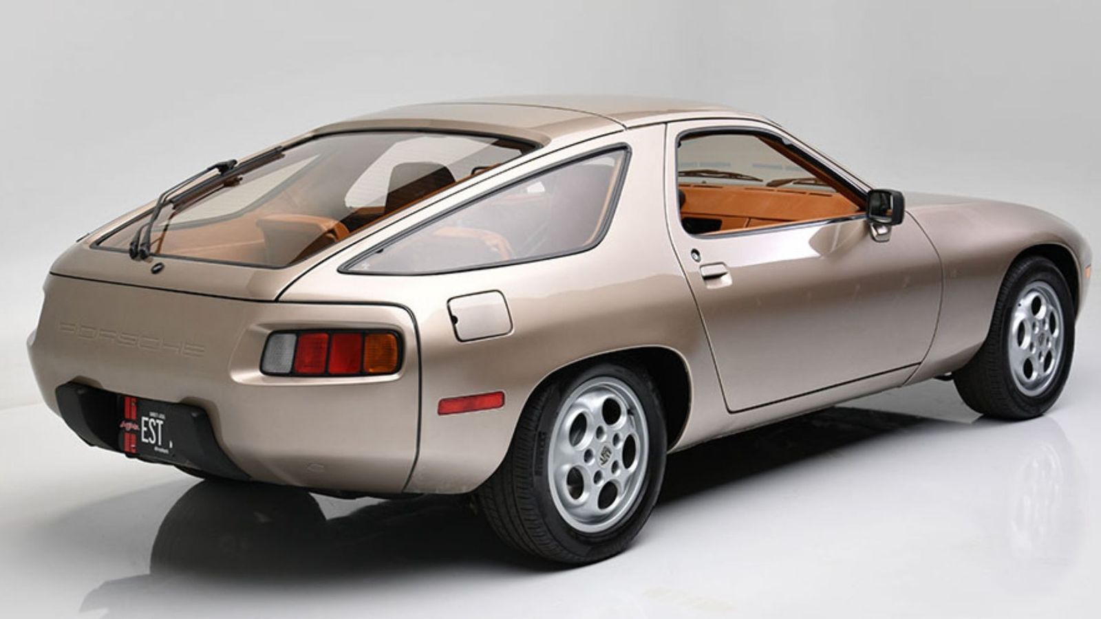 Porsche 928