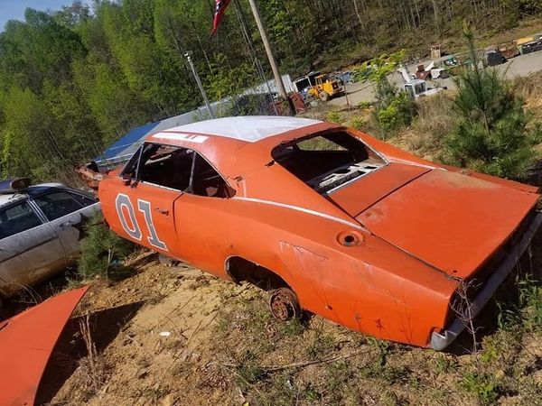 General Lee Graveyard: 'Dukes Of Hazzard' Jump Cars Spotted In Georgia ...