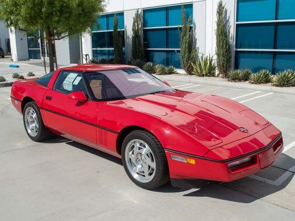 Like-new 1990 Chevrolet Corvette Zr-1 Has Just 450 Miles