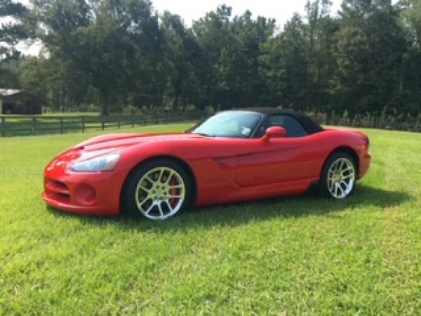 Low Mileage 2004 Dodge Viper Has A Lot Of Bite In It