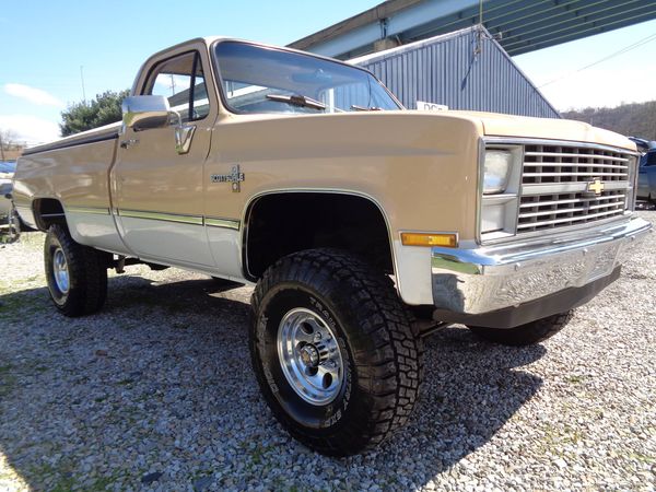 1983 Chevy K10 Custom Deluxe Is An Off-roading Beast