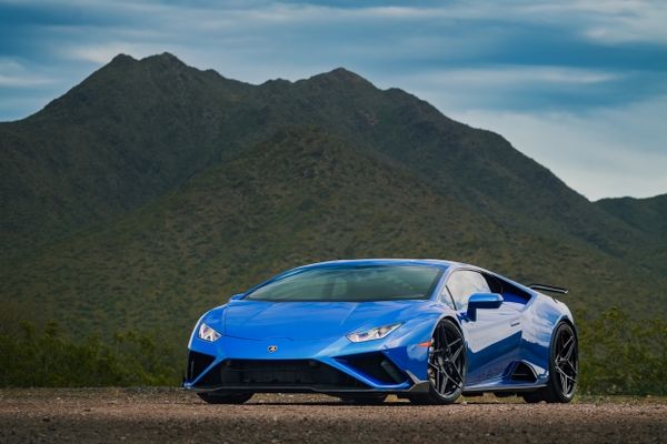 1,800-Mile Lamborghini Huracan Evo RWD